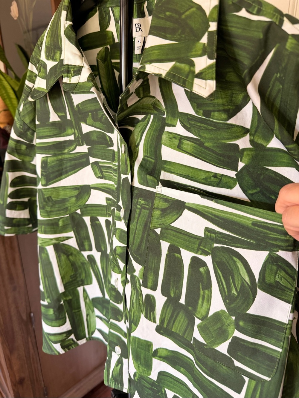 Banana Republic Green Brushstroke Boxy Cropped Button-Up Shirt - Picture 9 of 14